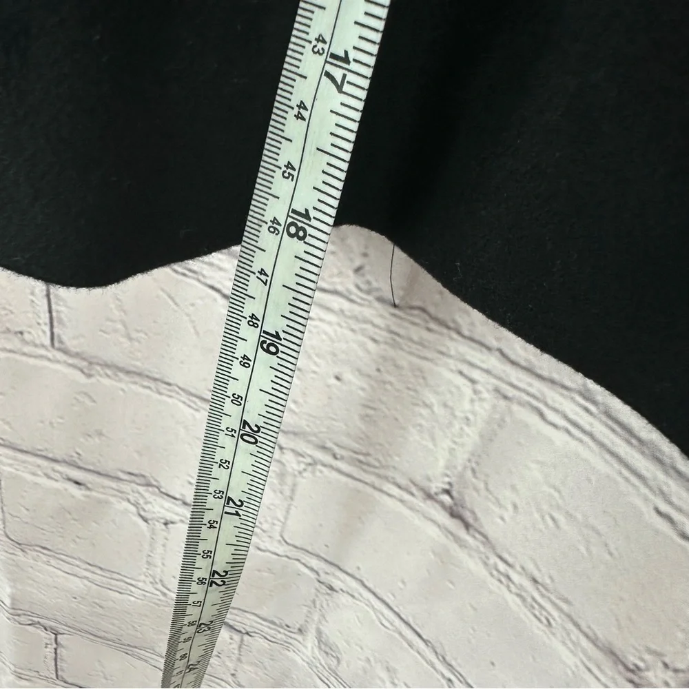 Banana Republic Black Skater A-line button front Skirt sz 0P